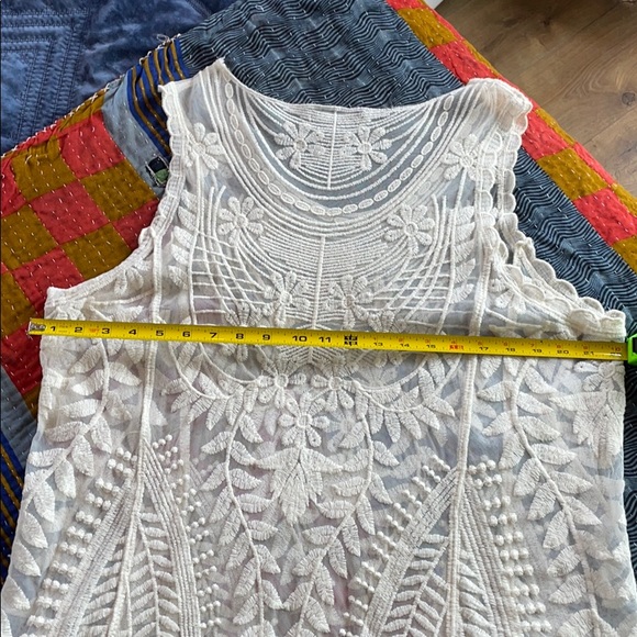 Lace tank, coverup - Picture 6 of 7